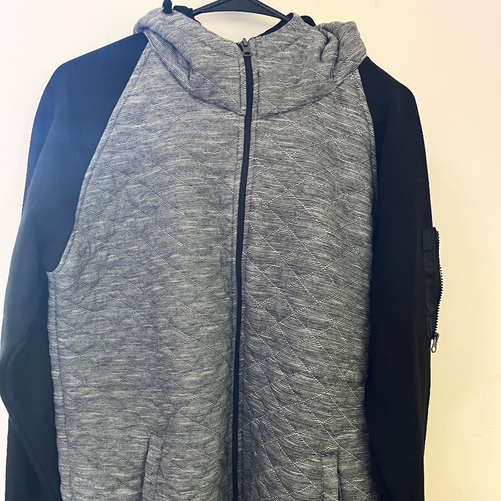Men’s hoodie NWT